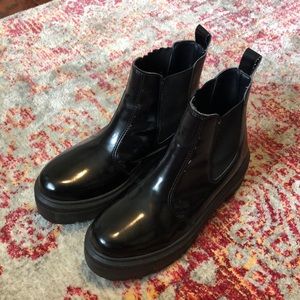 ▪️Urban Outfitters Platform Combat Booties▪️